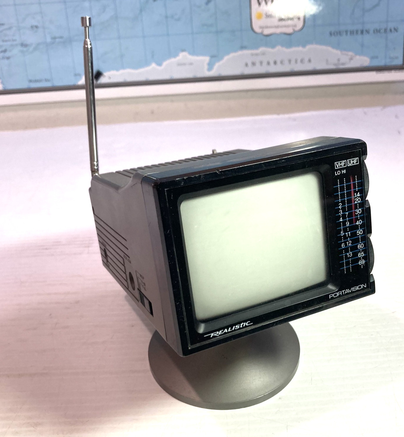 Realistic Portavision 16-118 VHF/UHF TV AS IS UNTESTED