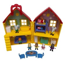 Peppa Pig House Play Set with Characters and Furniture