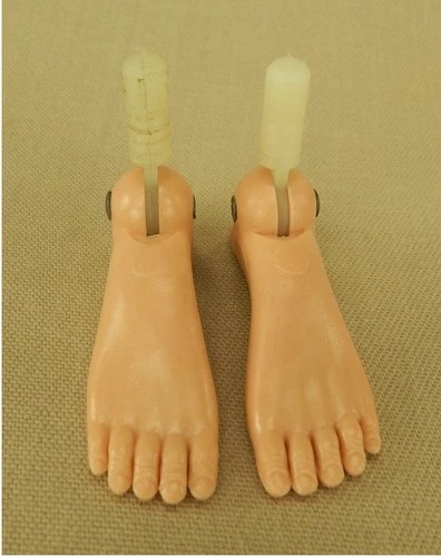 Vintage 1970 Hasbro GI Joe Adventure Team AT Figure Pair of Feet Leg Parts C8