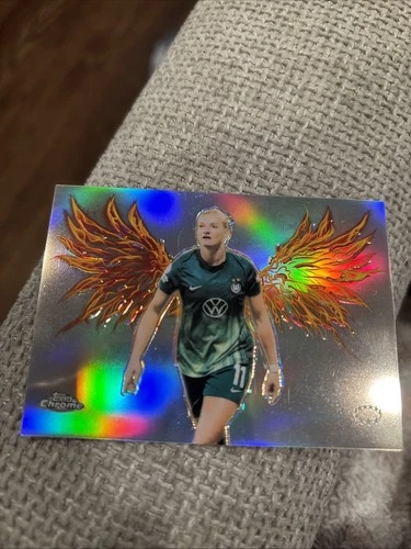 2025-26 TOPPS CHROME UEFA WOMEN'S ALEXANDRA POPP ARISE CASE HIT # A-16