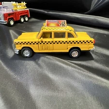 Vintage Diecast Pullback Classic New York City Yellow Taxi Cab Toy Car