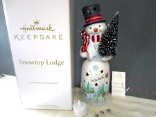 2012 Hallmark LPR3851  " Snowtop Lodge" Tabletop Display