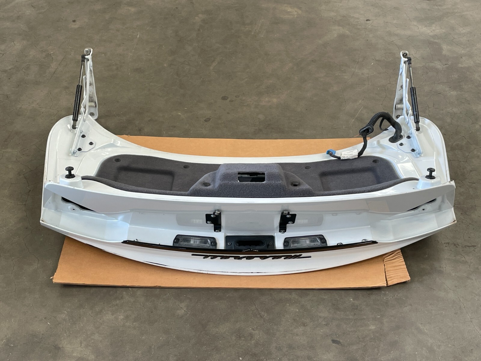 2013 2014 Maserati Granturismo M145 Rear Trunk Lid Cover Panel White 1458 OEM