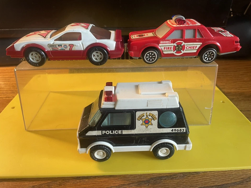 PONTIAC FIREBIRD/FURGONETA DE POLICÍA/FURGONETA DE BOMBEROS/SONIDO AÑOS 80 BUDDY L 1/32 USADO Foto 2 de 4