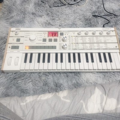 KORG microKORG S MK-1S Analog Synthesizer Vocoder 37-Key Keyboard