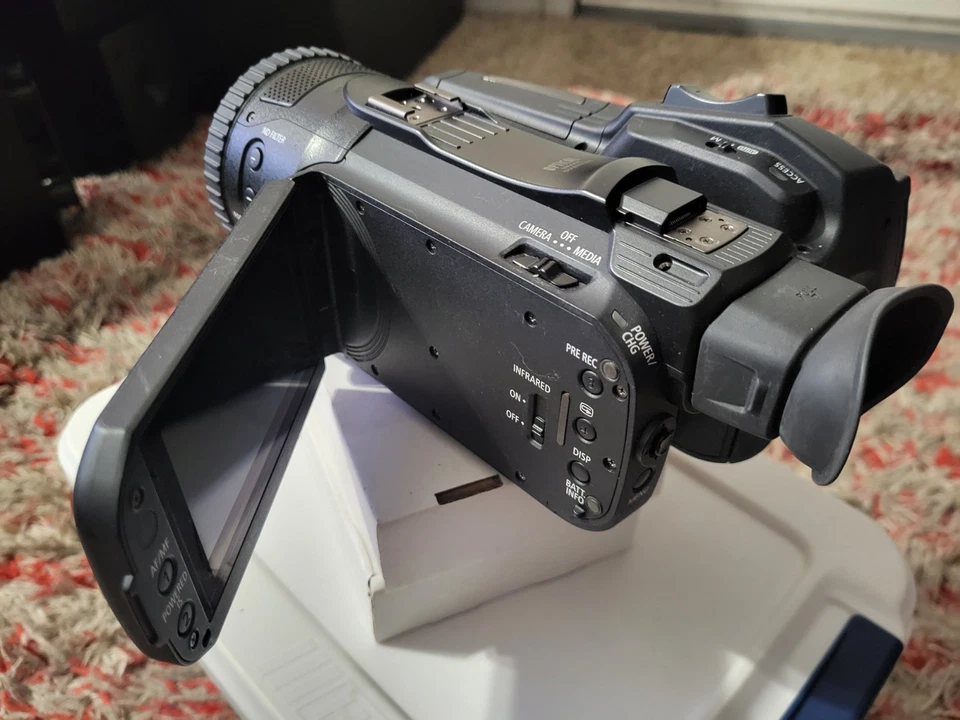 Videocámara profesional Canon XF405 4K UHD 13,4 mega píxeles Foto 3 de 4