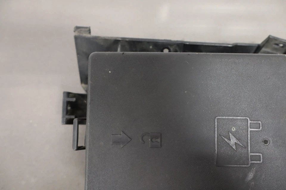 Caja de conexiones relé de fusibles de motor Chevy SSR 2003-2004 Foto 2 de 4