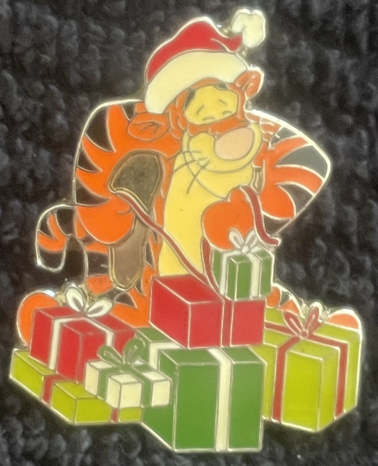 Disney Trading Pins Tigger with Presents Santa Hat 100 Acre