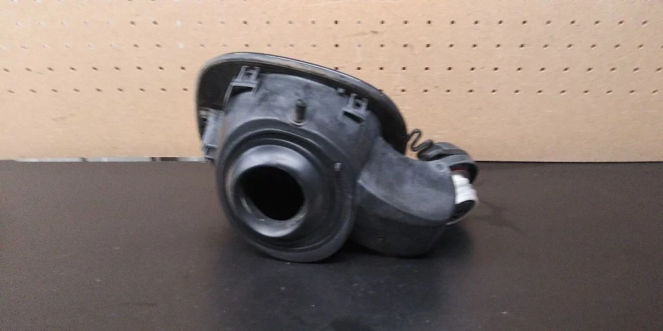 Volvo S60 2013 puerta de llenado de combustible OEM 31335707 Foto 4 de 4