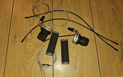 SRAM Max 8 Gang Triple Grip Schaltung Fahrrad Schalthebel mit Zügen und Griffen 