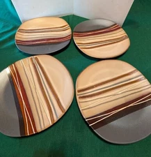 BETTER HOMES AND GARDENS BAZAAR DINNER PLATES SET 4  10 3/4  VG  USED COND