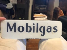 Vintage Mobilgas Mobil Gasoline Curved Glass Gas Pump Insert ad
