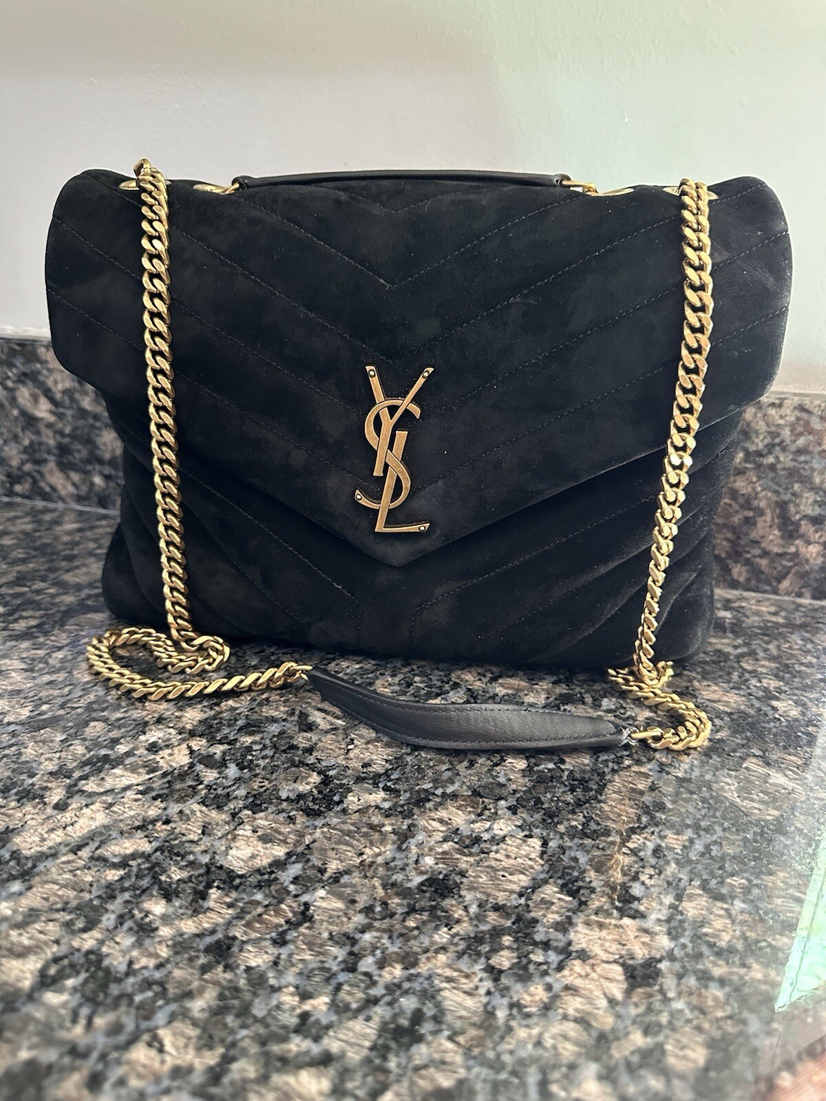 Spalla media Yves Saint Laurent LouLou Matelassé Chevron scamosciata. YSL.