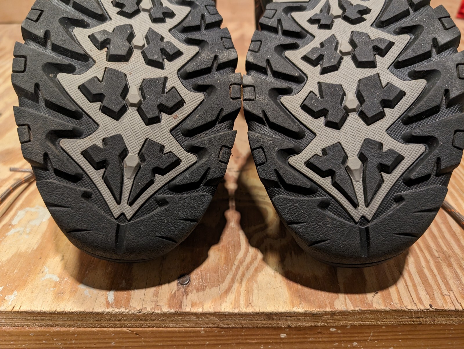 Camel Crown Outdoors Perfection Hiking Shoes - Men's Size 11