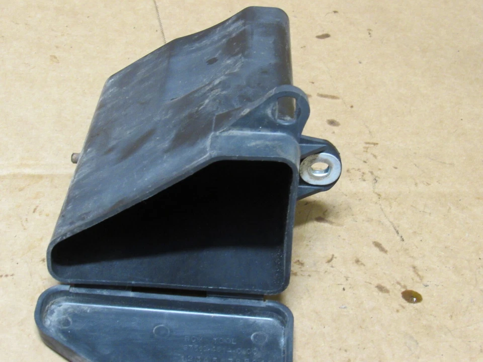 1981 Honda CB900C Custom 10 velocidades caixa de ferramentas e tampa 83520-461-000 - Imagem 3 de 4