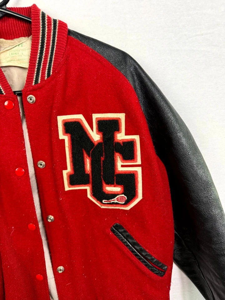 Chaqueta Universitaria Neff Letterman De Colección Para Mujer Grande Roja Negra Años 70 Manga Larga Foto 3 de 4