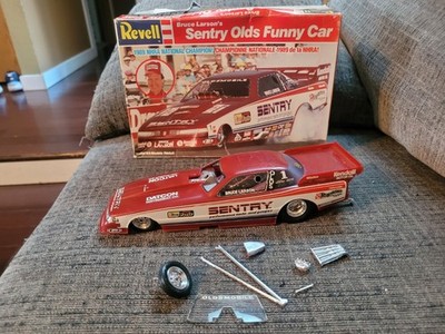 1990 Revell Bruce Larson's Sentry Olds Funny Car Model Kit #7460