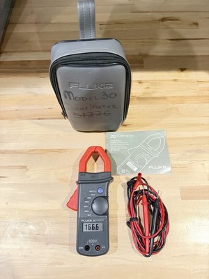 FLUKE 30 CLAMP METER W/ LEADS & CLIPS - SHIPS FAST