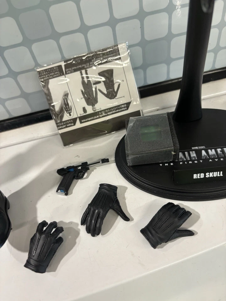 Defect Hot Toys Red Skull Captain America MMS167 / The First Avenger Used - Image 2 of 4