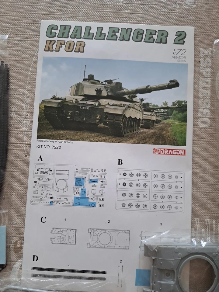 Challenger 2 KFOR Dragon 1/72 As New+ Many Spare Bits - Immagine 2 di 4