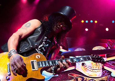 Slash at The Palace of Auburn Hills on February 12 2011 in Auburn - Old Photo 6