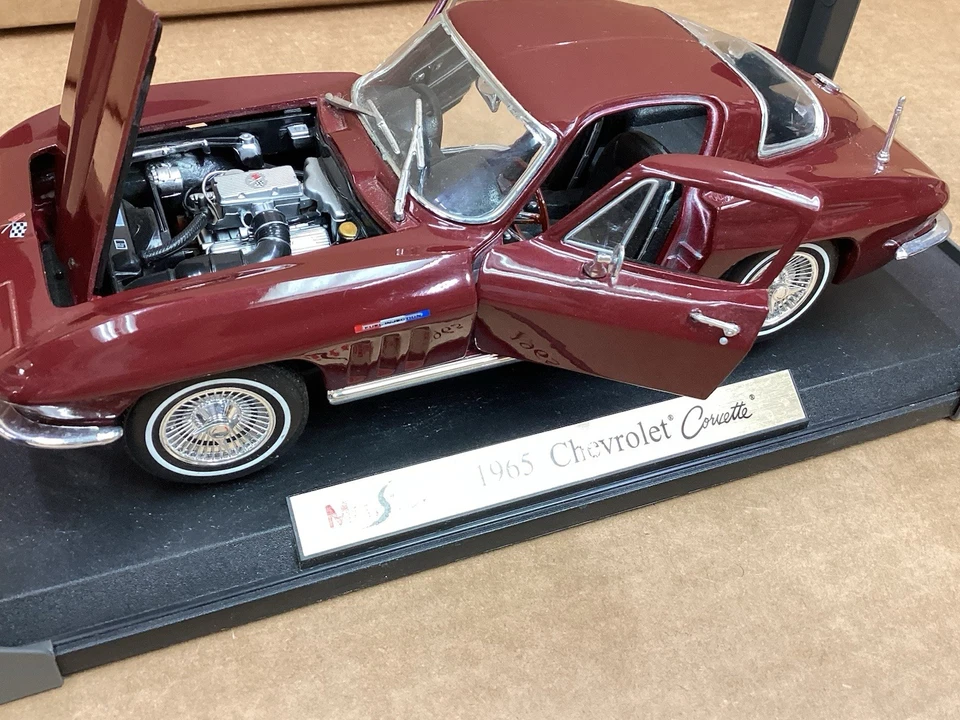 Chevrolet Corvette 1965 Maisto rojo diecast modelo de coche escala 1/18 Foto 2 de 4