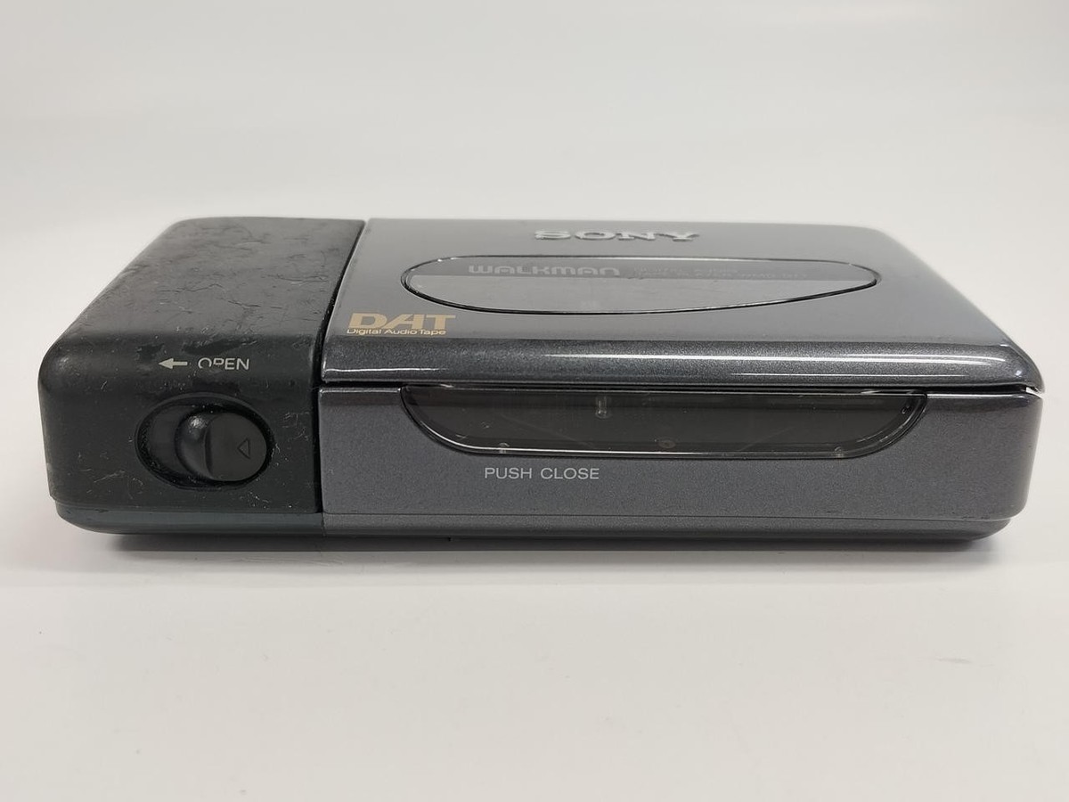 ポータブルプレーヤー SONY DAT WMD-DT1 Sony WMD-DT1 DAT Walkman Portable Digital Audio Tape Player Boxed