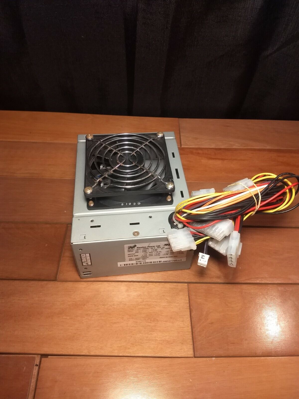 Newton Power NPS-200PB-88 A Power Supply / 200 W OUt