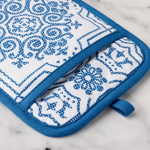 Strie Medallion Pot Holder 2-Pack Set Heat Resistant Non-Slip Silicone Grip N... - Picture 3 of 4