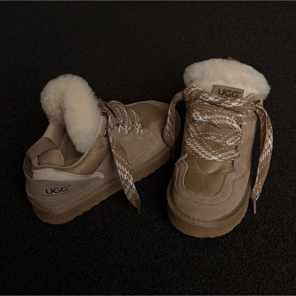 UGG Women’s Beige Platform Lace-Up Boot Wool/Shearling Lined Round Toe AU 8