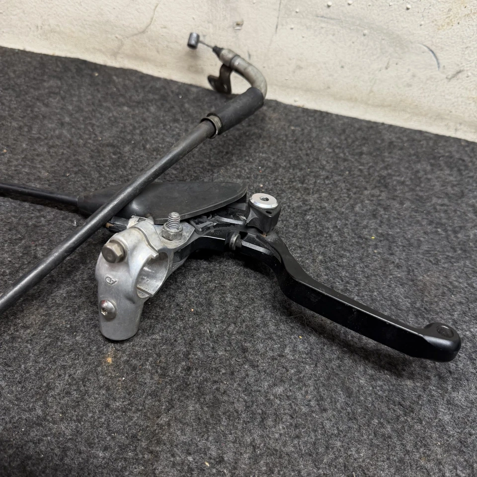 # 00-23 Suzuki DRZ400S OEM CABLE EMBRAGUE PALANCA PERCHA ACTUADOR ABRAZADERA DETENCIÓN Foto 4 de 4