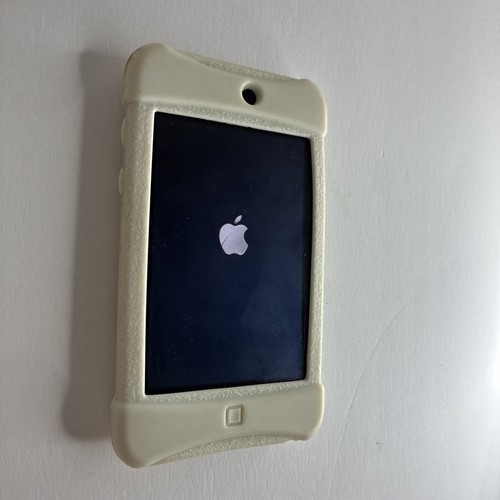 Apple iPod Touch 2nd Generation 8GB 16GB 32GB For Parts Or Repair - Picture 2 of 10