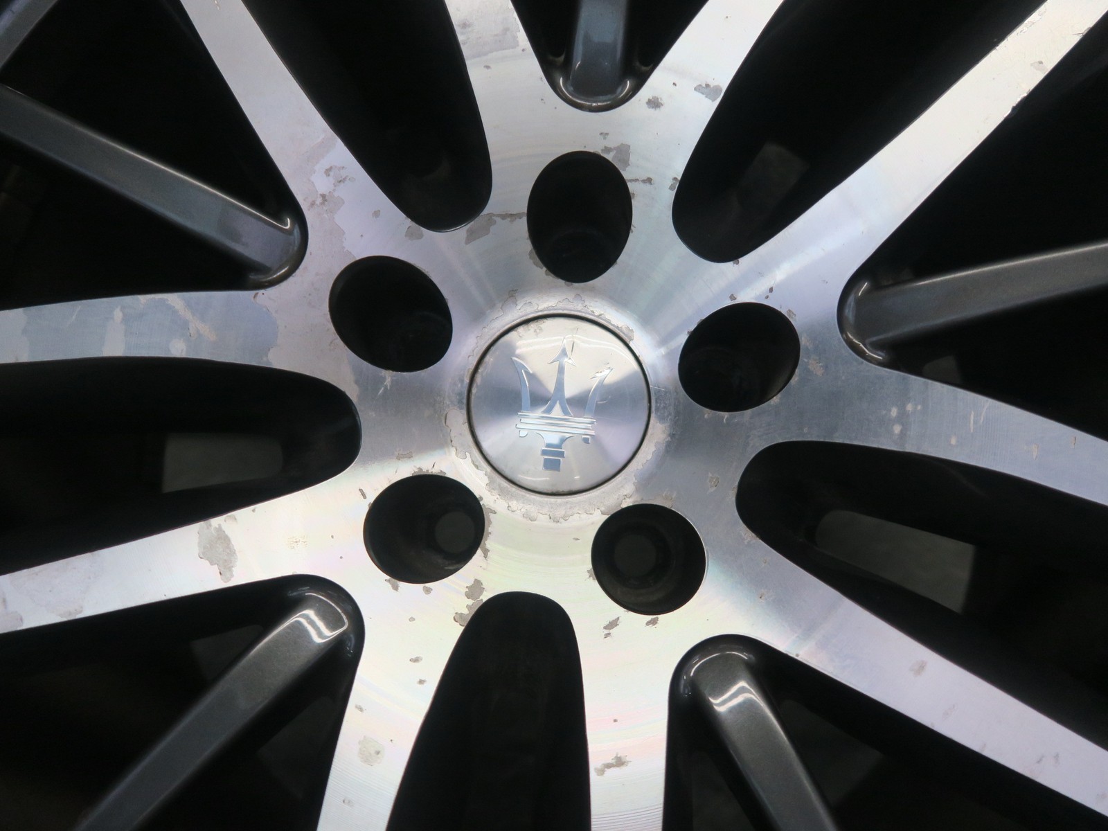 Maserati Ghibli 2014-2020 Rear Wheel P/N 670016855