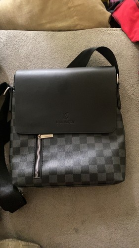 louis vuitton bag - Picture 3 of 3