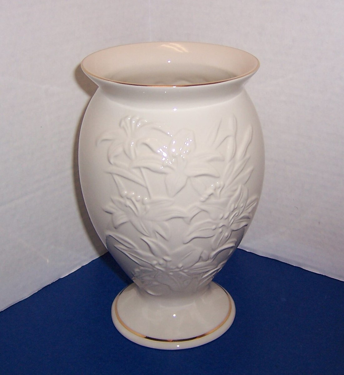 Lenox Tiger Lily Collection Vase (8”) Flared Top Footed Bottom