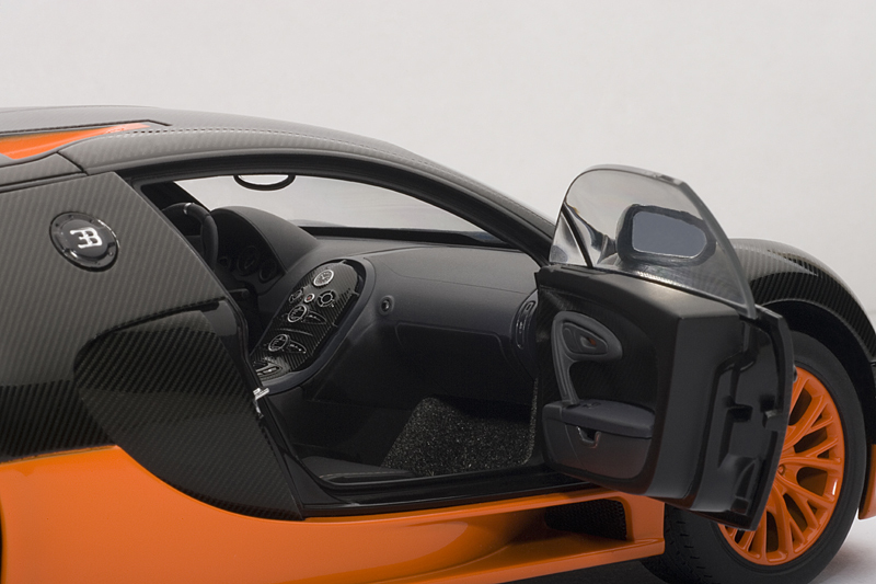 BUGATTI VEYRON SUPER SPORT CARBON BLACK ORANGE SKIRTS 1:18 by