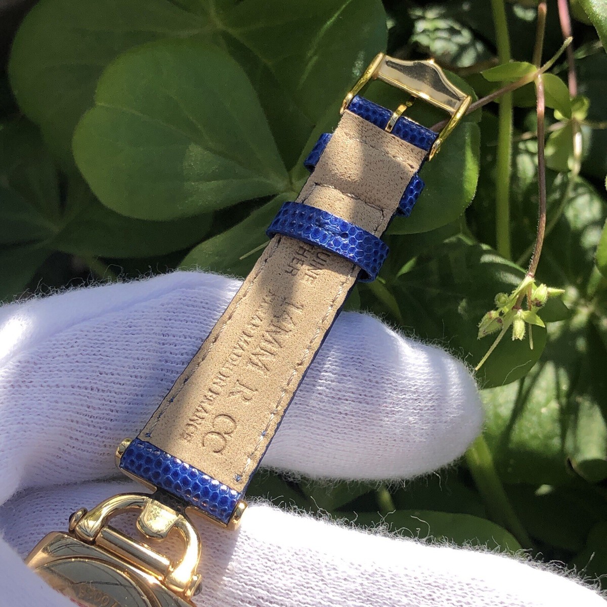RARE Vintage GUCCI 6300L WHITE dial electric blue leather 