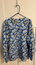 Crest Scrub Top Blue Yellow White Floral Patterned Size L Medical Unisex