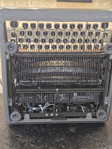 Vintage 1960 Royal Heritage Portable Typewriter - Royal McBee Era - - 第 8/10 張圖片