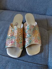 Vintage 1960s Oomphies Metallic Mules Slippers Shoes Size 6