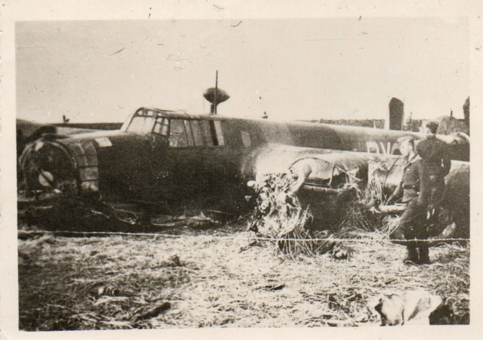 Luftwaffe Flak Combat Holland 1940 Spijkenisse Loot Plane Whitley RAF 102 Sqn