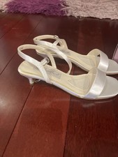 Coloriffics White Satin Slingback Bridal Shoes Low Heel Size 6 Medium