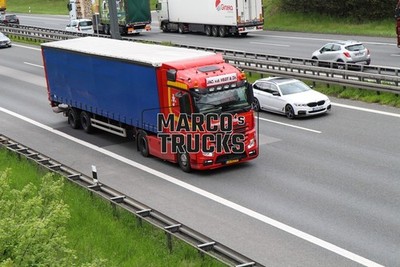 LKW Foto Mercedes-Benz Actros Planensattelzug Niederlande rot JAC. v.d. V #h5fu