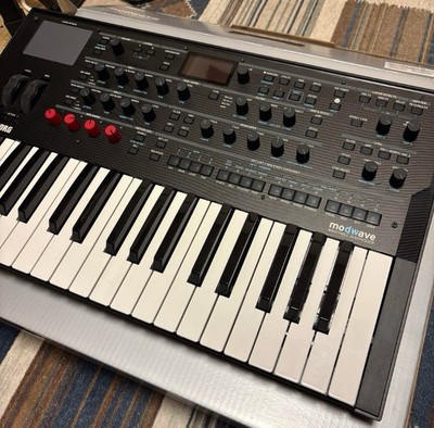 Korg Modwave Wavetable Synthesizer Keyboard   Modulation Monster with Kaoss Phys