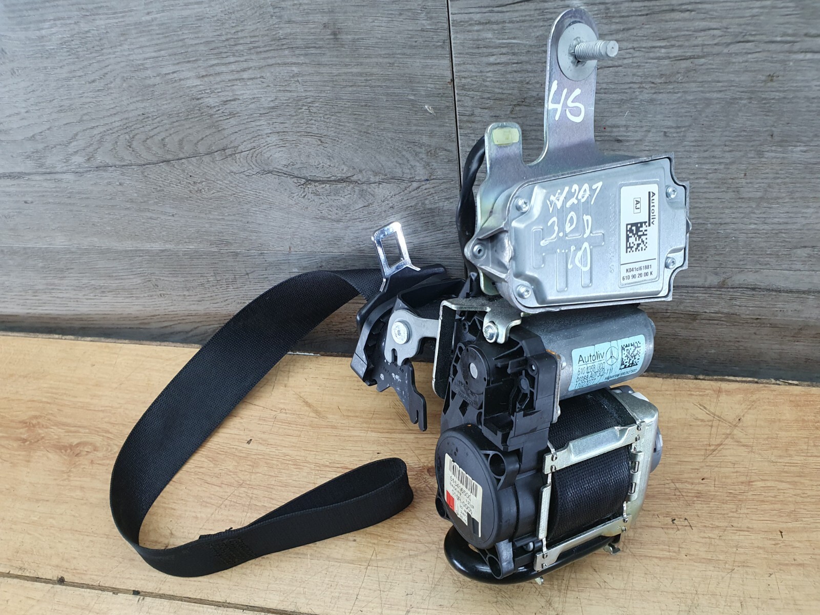 MERCEDES FRONT LEFT PASSENGER SIDE SEAT BELT 615416500 | eBay