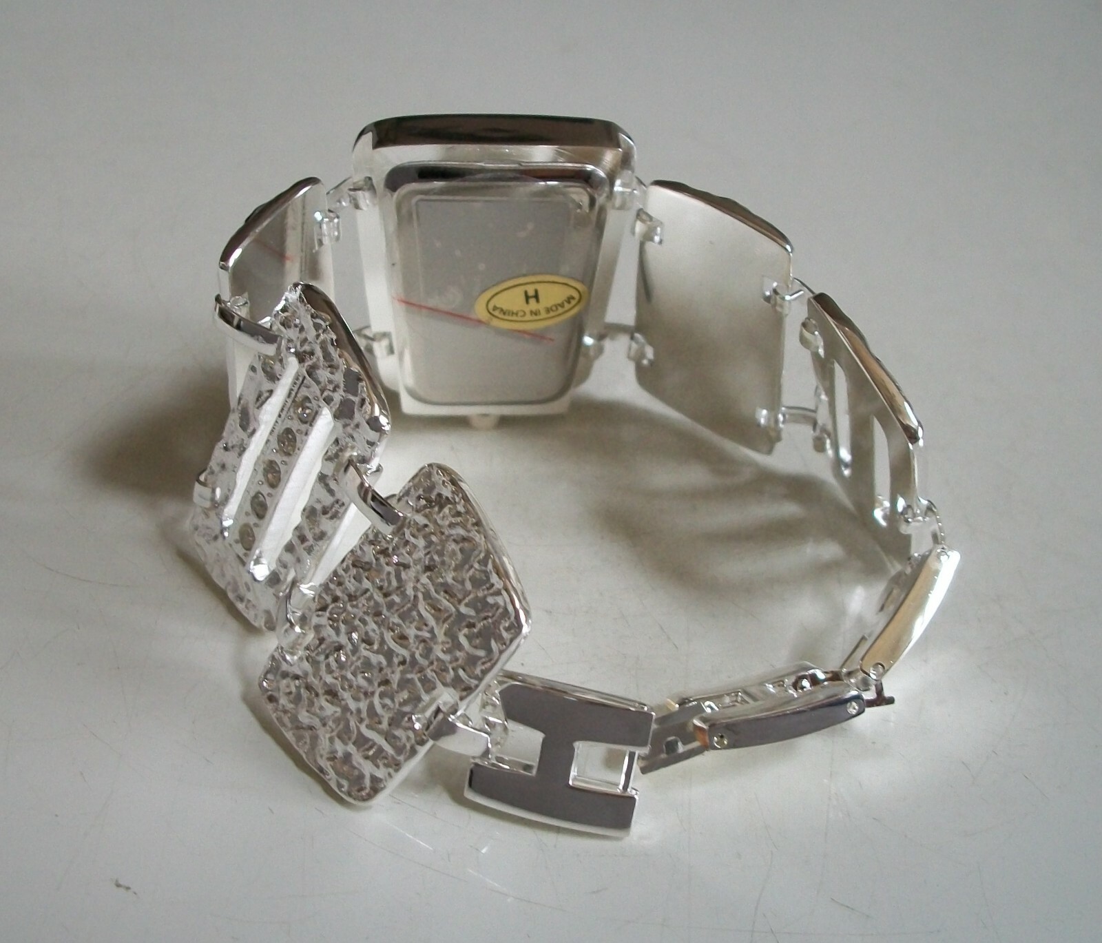 WOMEN'S SILVER FINISH NUGGET LOOK RHINESTONE FASHION DRESSY/CASUAL WATCH 