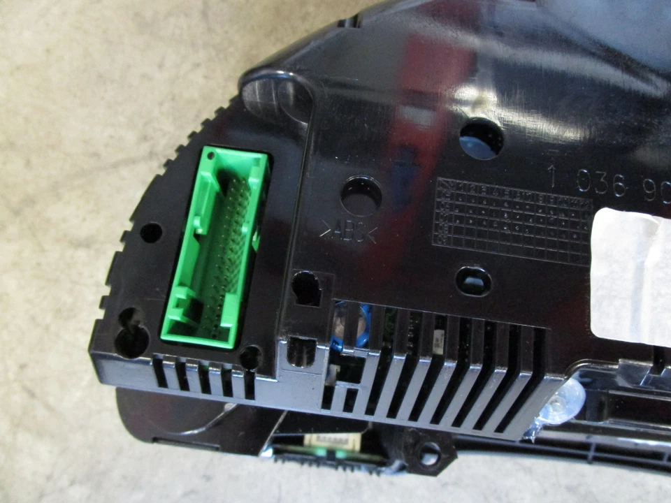 Cuadro de instrumentos color FIS velocímetro A4 S4 B6 8E 4.2 V8 8E0920933AX BOSCH  Foto 3 de 4