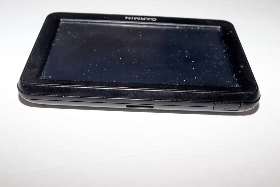 Garmin Nuvi 50LM GPS Navigation System Bundle w/AC And Car Charger - Image 4 of 4