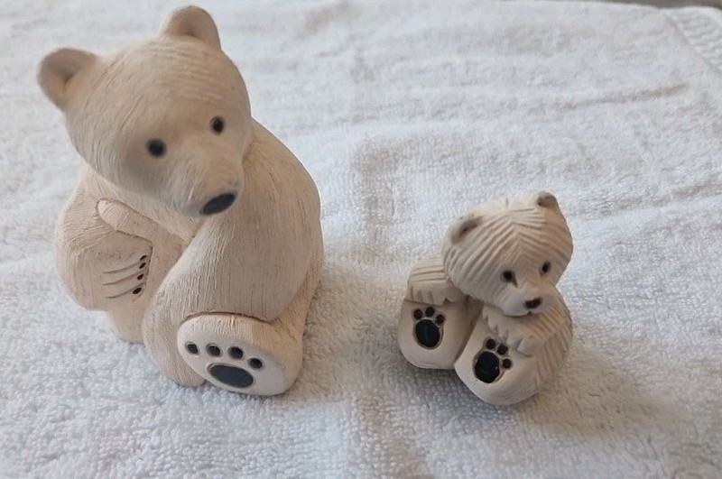 Artesania Rinconada Mother and Baby Polar Bear Figurines