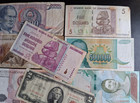 World Foreign currency 10 *small and Large Bank Notes* lot D351 — photo 9